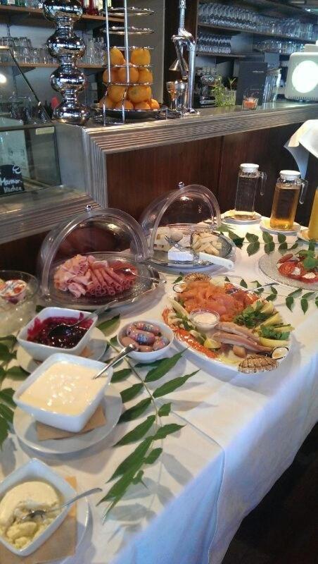 לוראך Hotel Mariotto Am Burghof מראה חיצוני תמונה