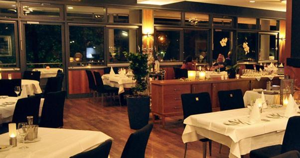 לוראך Hotel Mariotto Am Burghof מראה חיצוני תמונה