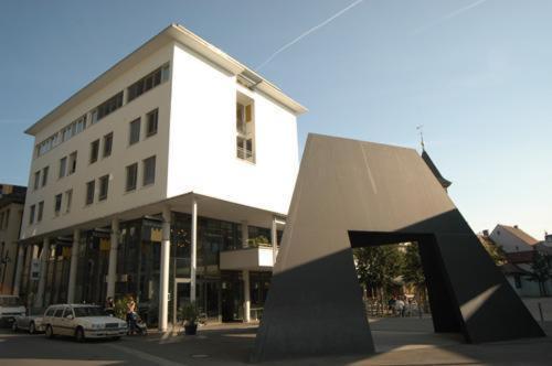 לוראך Hotel Mariotto Am Burghof מראה חיצוני תמונה