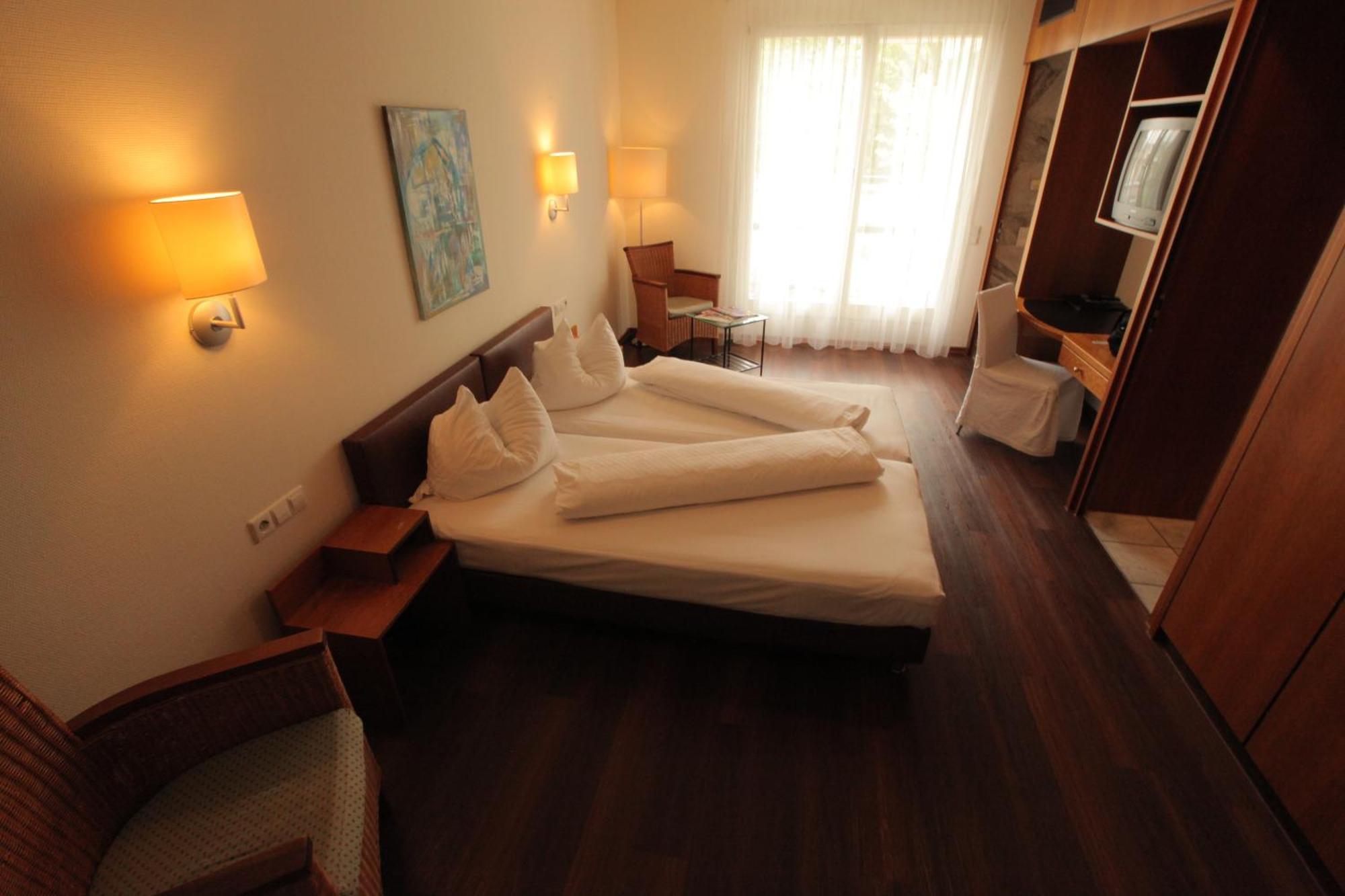 לוראך Hotel Mariotto Am Burghof חדר תמונה
