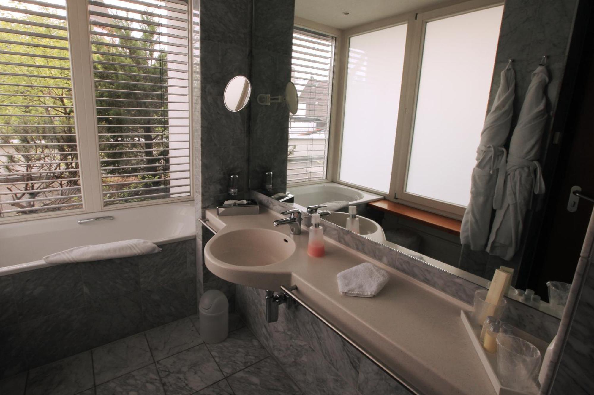 לוראך Hotel Mariotto Am Burghof חדר תמונה
